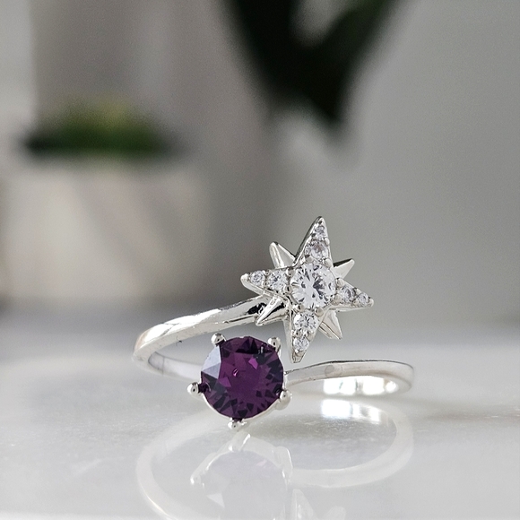 Amethyst Star Cluster Ring with Swarovski Crystals, Charmed Aroma 2021 - Picture 2 of 6